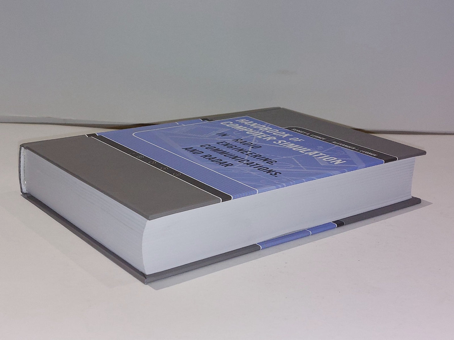 Handbook of Computer Simulation in Radio Comms Sergey & Alex Leonov (2001) Hb6