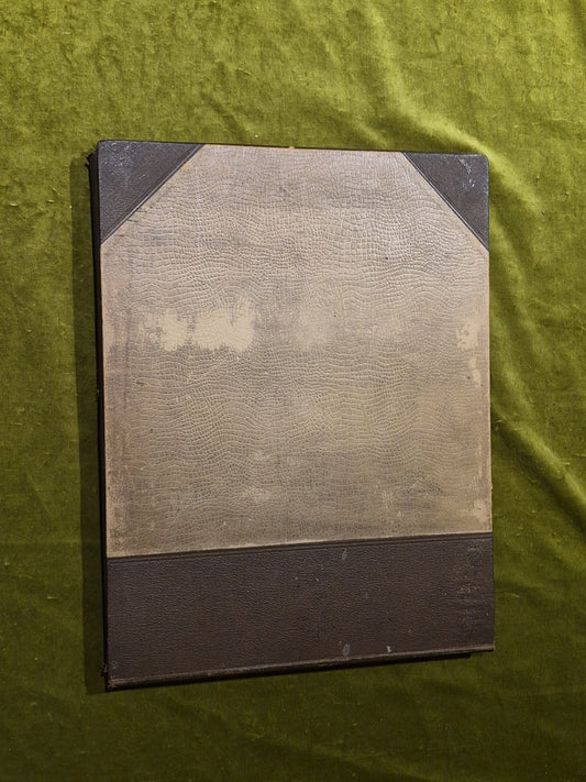 Atlas zur Archäologie der Kunst. Leather case.1