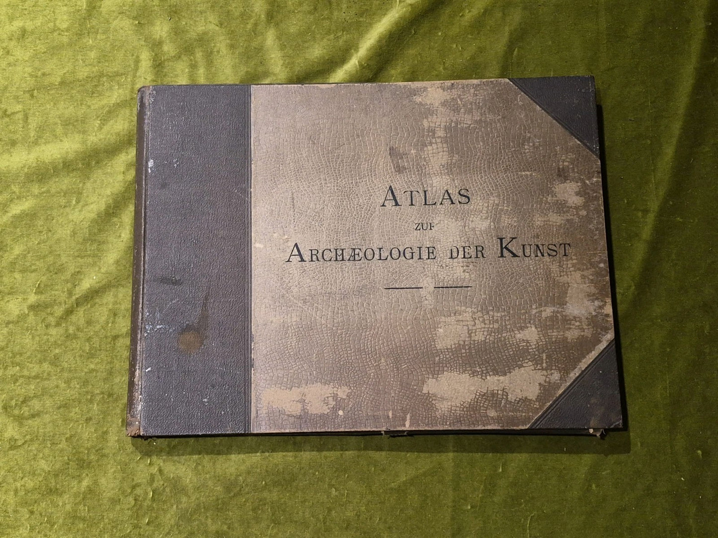 Atlas zur Archäologie der Kunst. Leather case.0