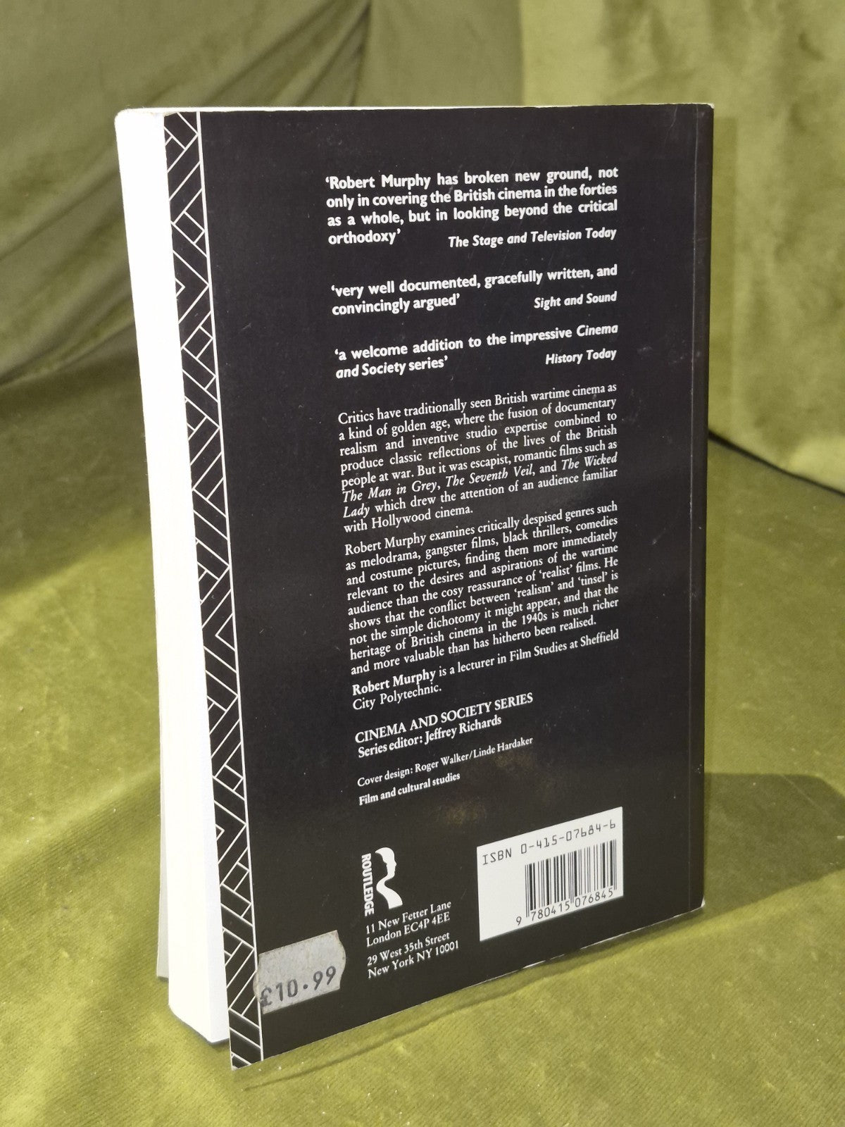 Realism and Tinsel (1992 Paperback) Robert Murphy1
