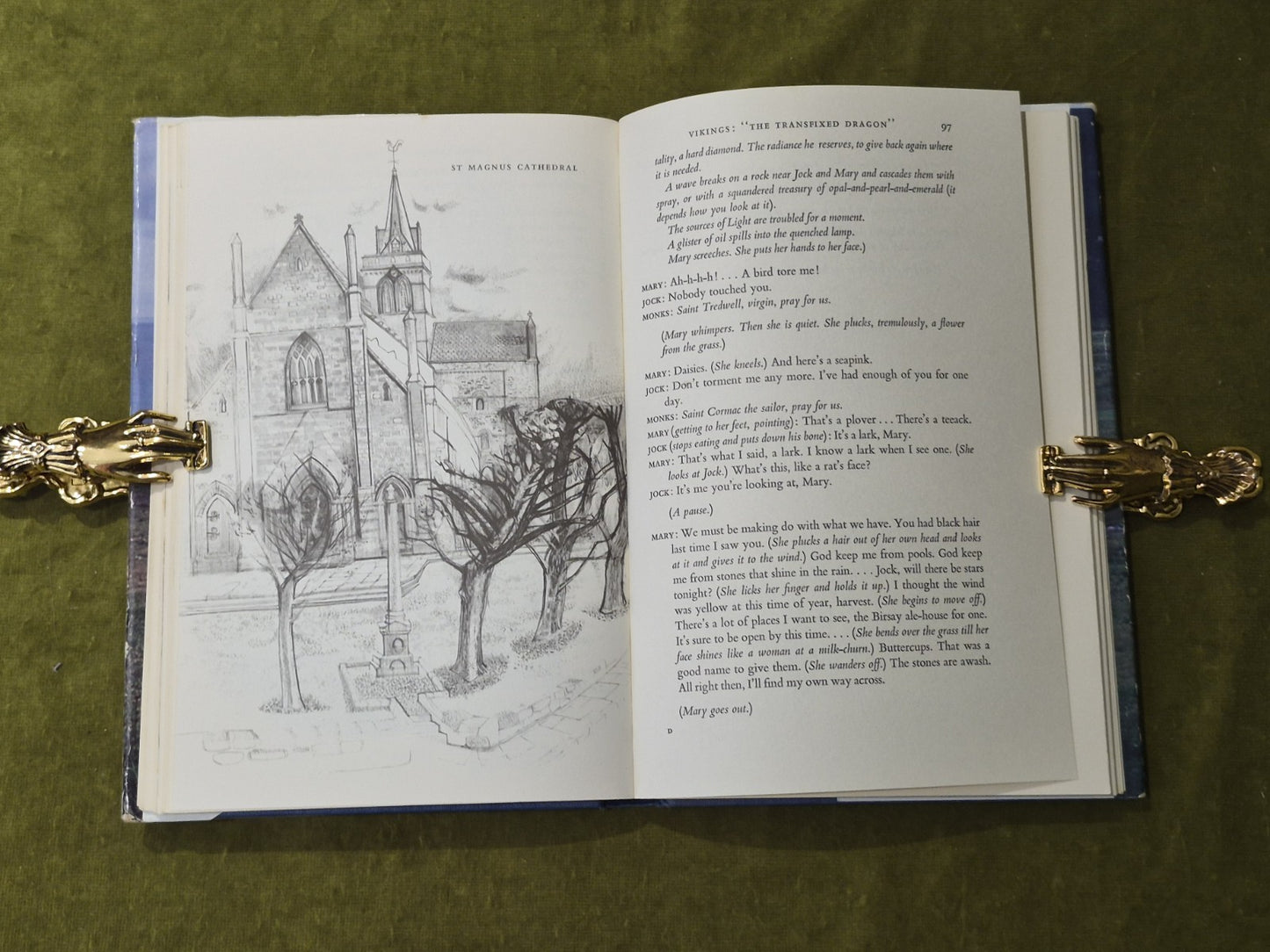 An Orkney Tapestry - George Mackay Brown - Victor Gollancz - 1969 HB DJ7