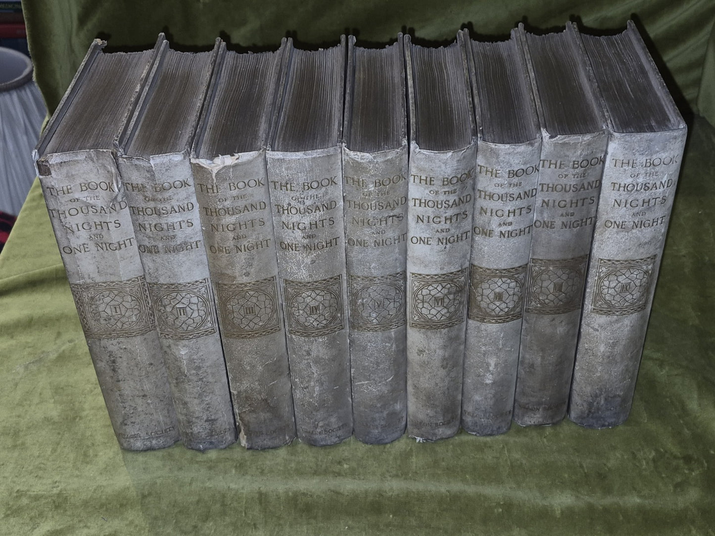 The Book of the Thousand Nights and One Night (1883) 9 Vols Decorative Bindings0