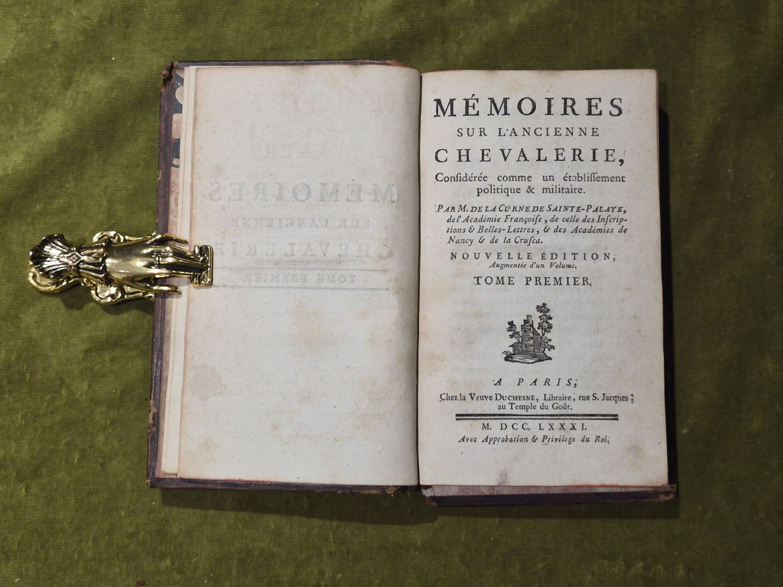 Mémoires sur L'ancienne Chevalerie Politique et Militaire 2 vols Veuve Duchesne5