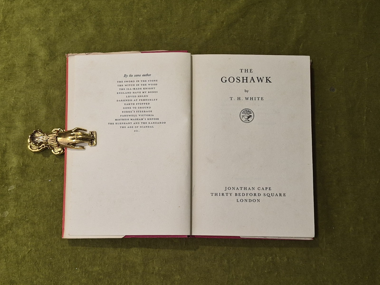 The Goshawk - T H White Jonathan Cape - 1951 1st Edition5