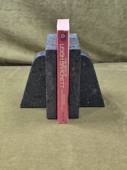 The Beast of Leigh Brackett - ed. Edmond Hamilton , Del Rey 1977 Paperback2