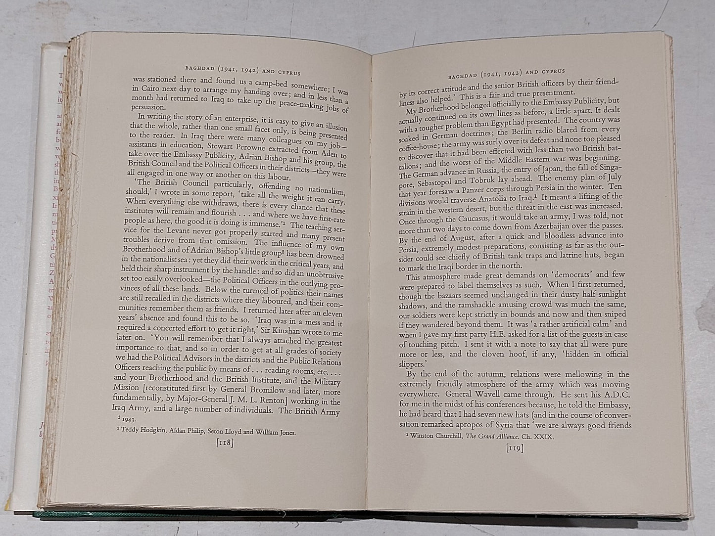 Dust in the Lion's Paw: Autobiography, 1939-46. Freya Stark - 19625