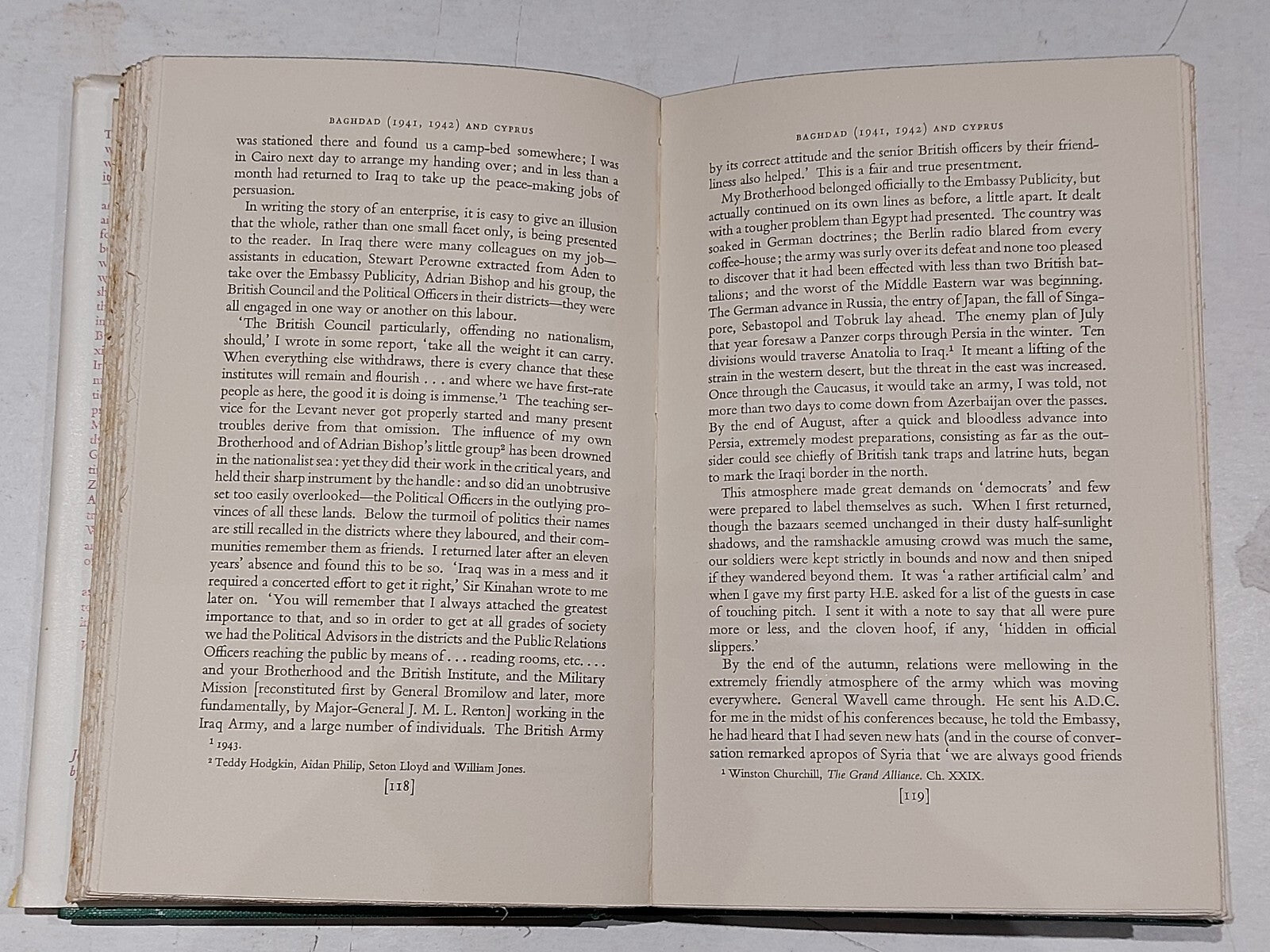 Dust in the Lion's Paw: Autobiography, 1939-46. Freya Stark - 19625