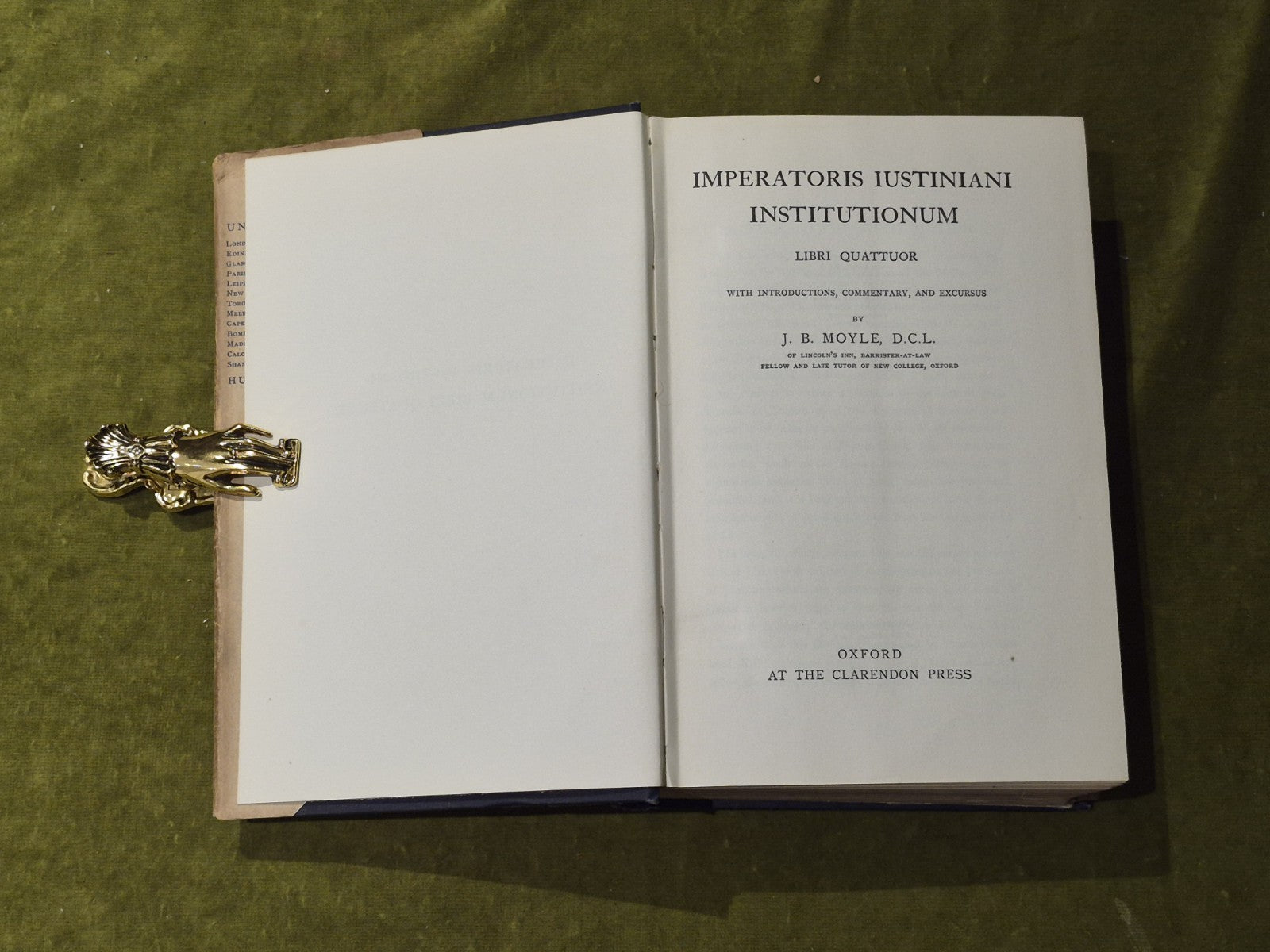 Imperatoris Iustiniani Institutionum - J B Moyle - Oxford, 5th ed 19314