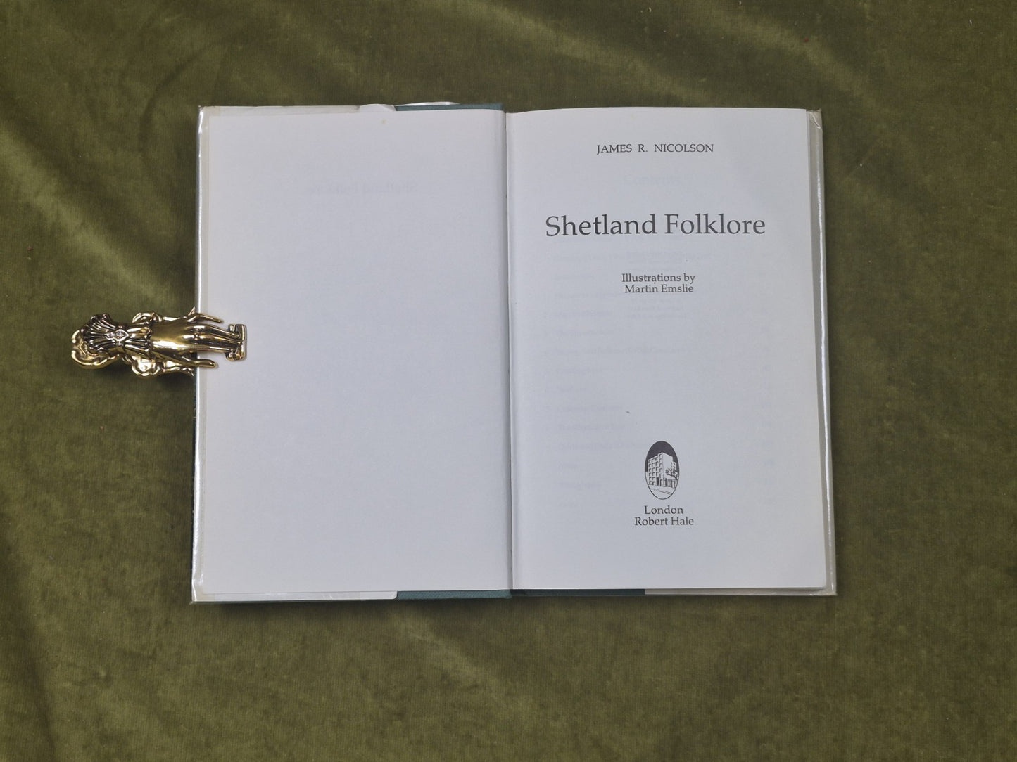 Shetland Folklore : James R. Nicolson , Robert Hale 1981 1st HB DJ3