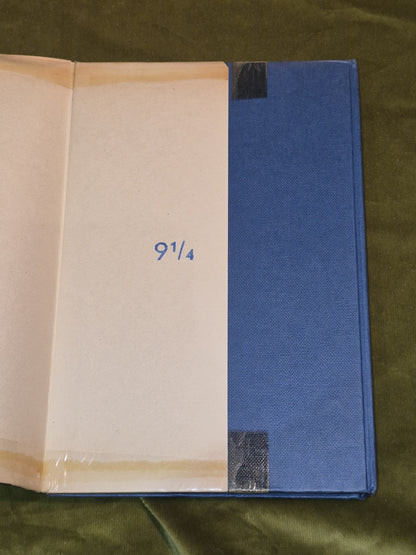 An Orkney Tapestry - George Mackay Brown - Victor Gollancz - 1969 Hb/Dj4