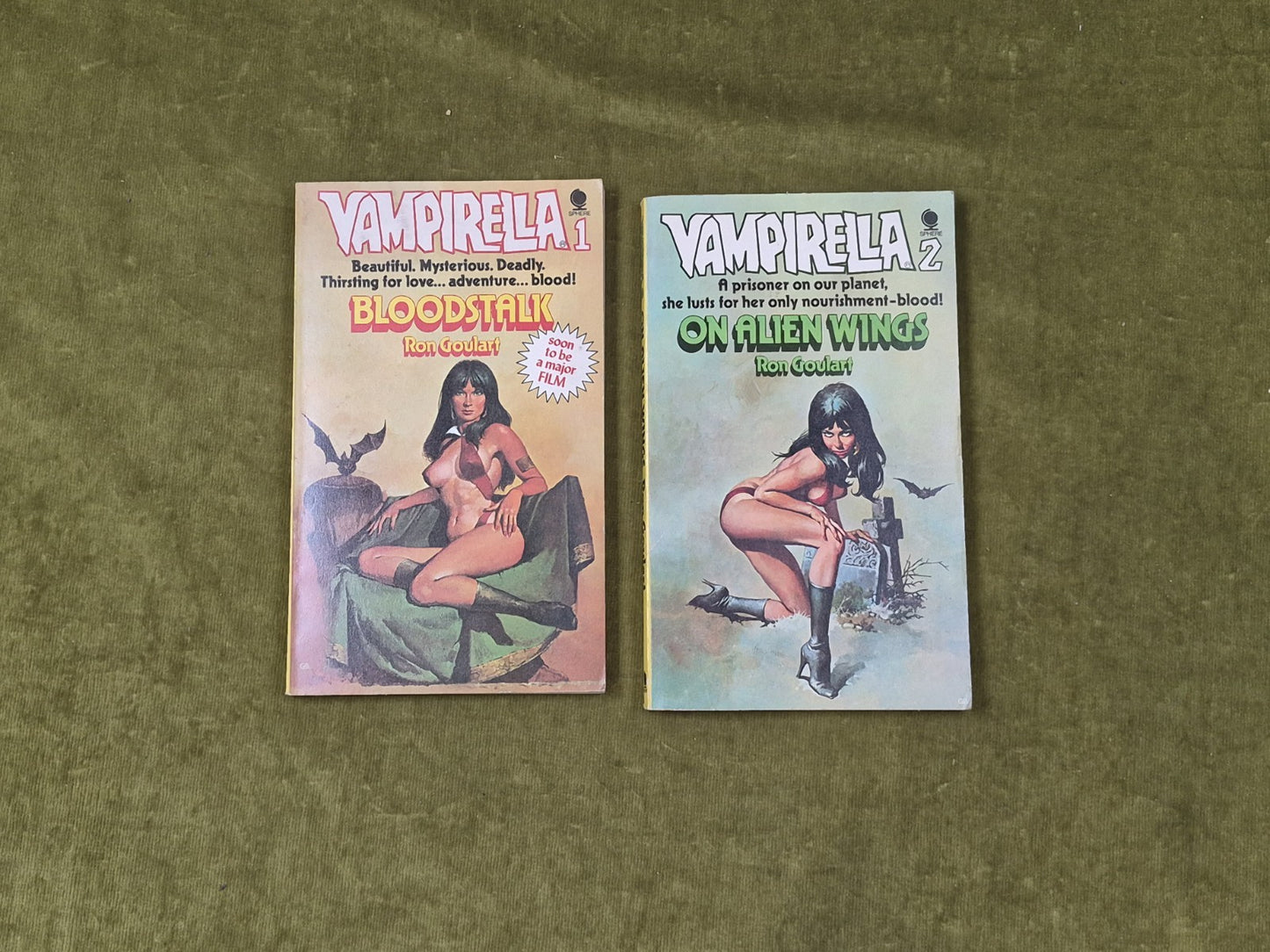 VAMPIRELLA #1&2 : Bloodstalk , On Alien Wings - Ron Goulart , Sphere 19750