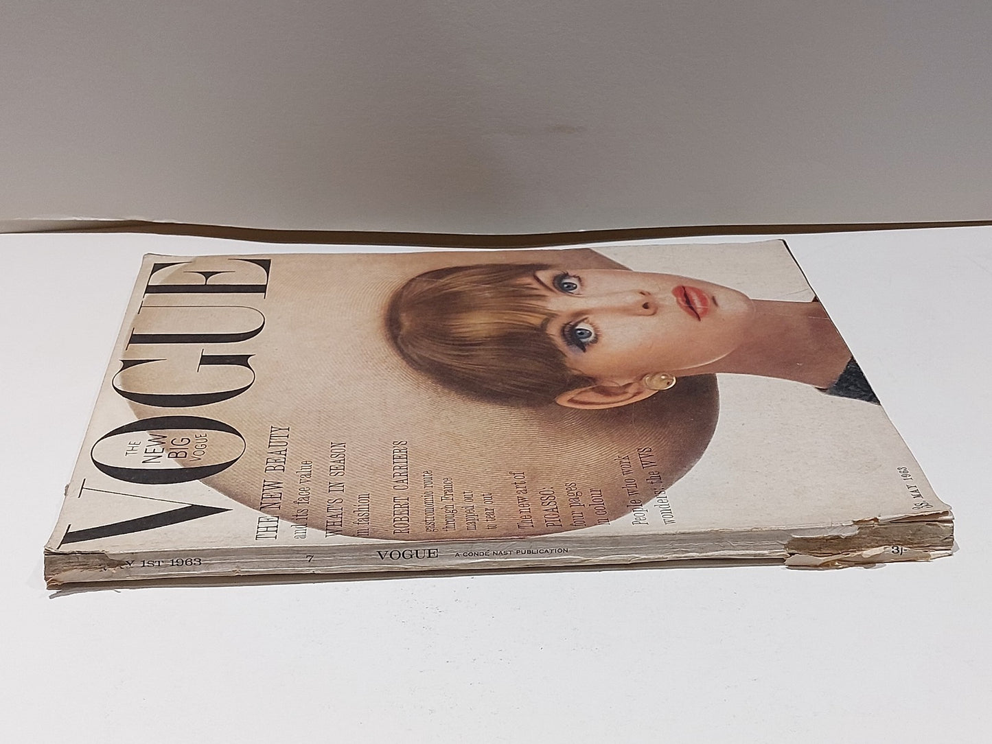 VOGUE Magazine: May 1963  Jean Shrimpton 1