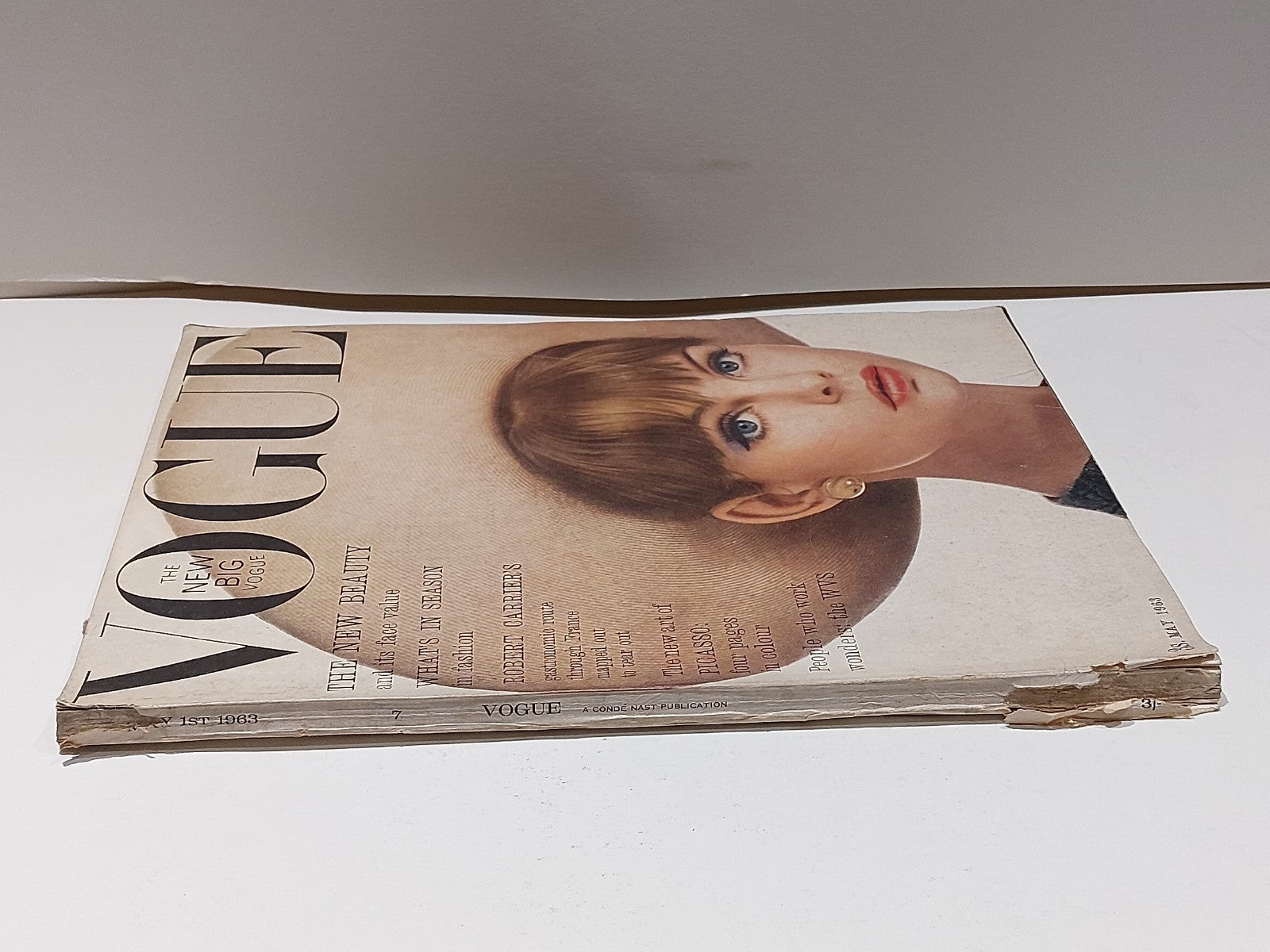 VOGUE Magazine: May 1963  Jean Shrimpton 1