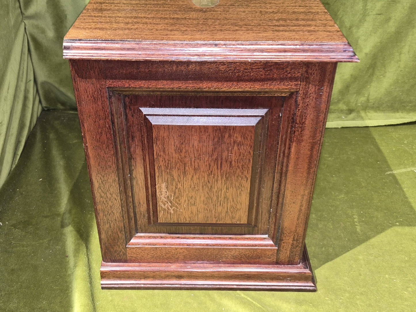 Encyclopedia Brittanica 1st Ed Facsimile in 3 Vols Leatherbound in Mahogany Case3