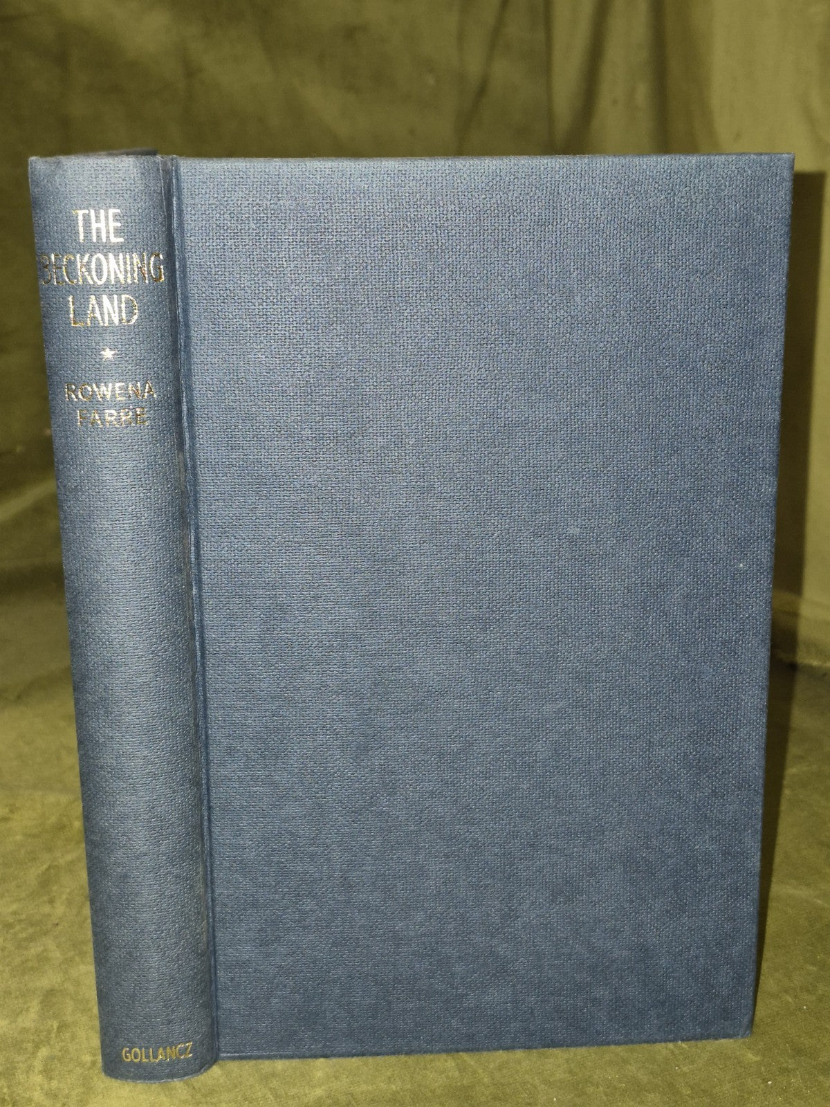 Rowena Farre The Beckoning Land 1969 Victor Gollancz First Edition Dustjacket2