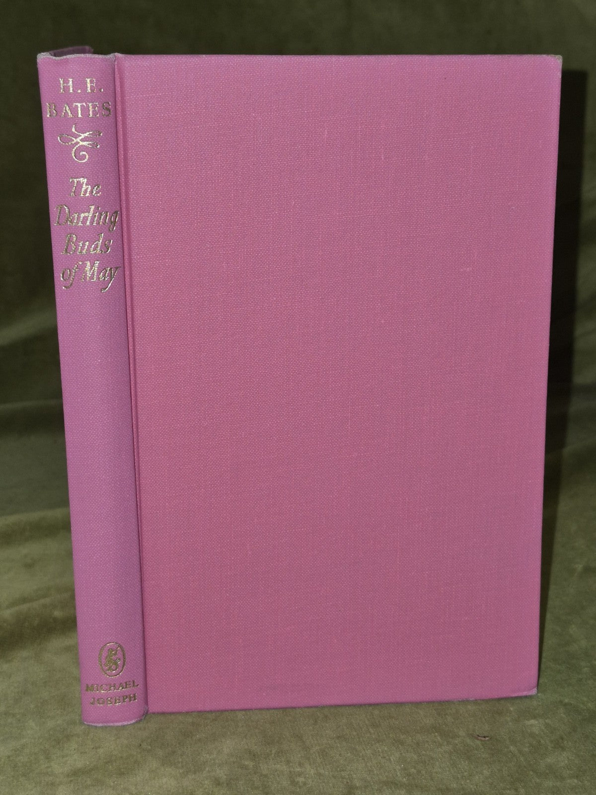 H E BATES / The Darling Buds of May 1st Edition Fifth Impression3