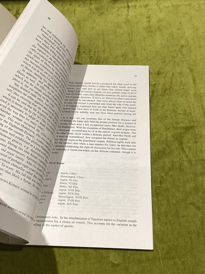 Black Women Of Antiquity  Ivan Van Sertima 1988 [Transaction Books] pb book3