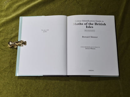 BERNARD SKINNER - The Colour Identification Guide to Moths of the British Isles3