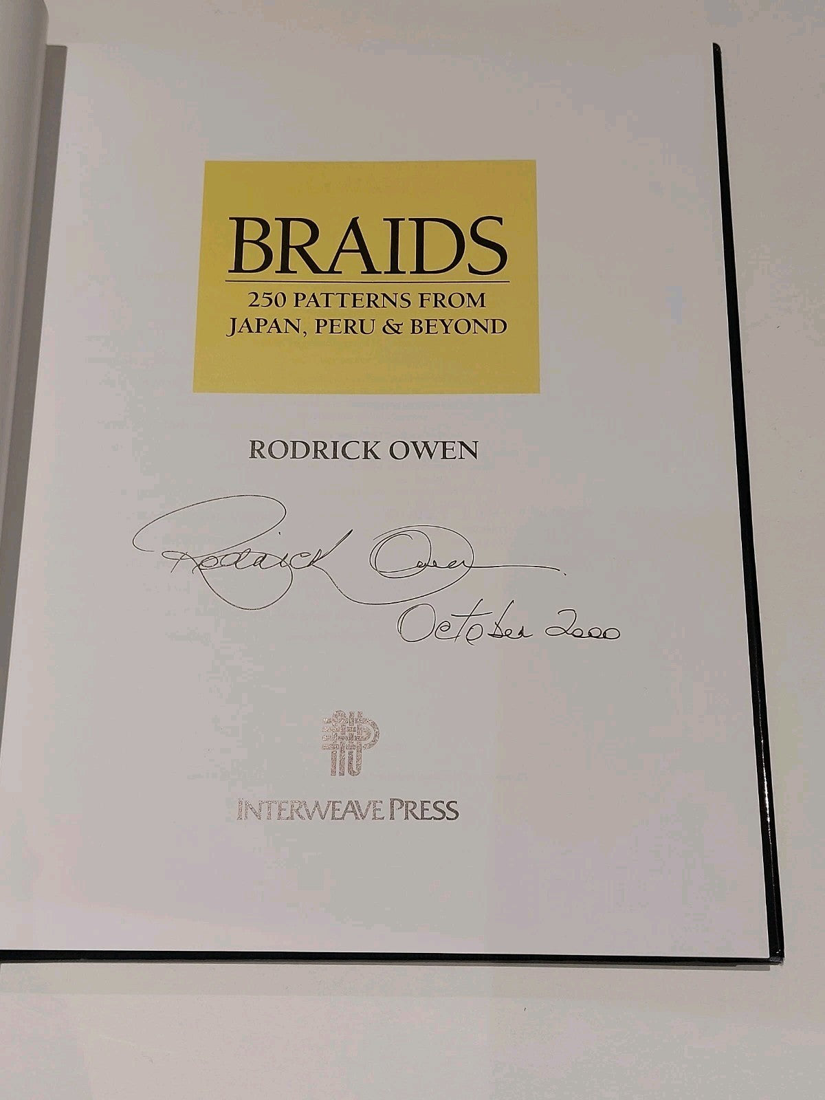 BRAIDS : 250 Patterns from Japan, Peru & Beyond By Roderick Owen 1995 SIGNED hb3