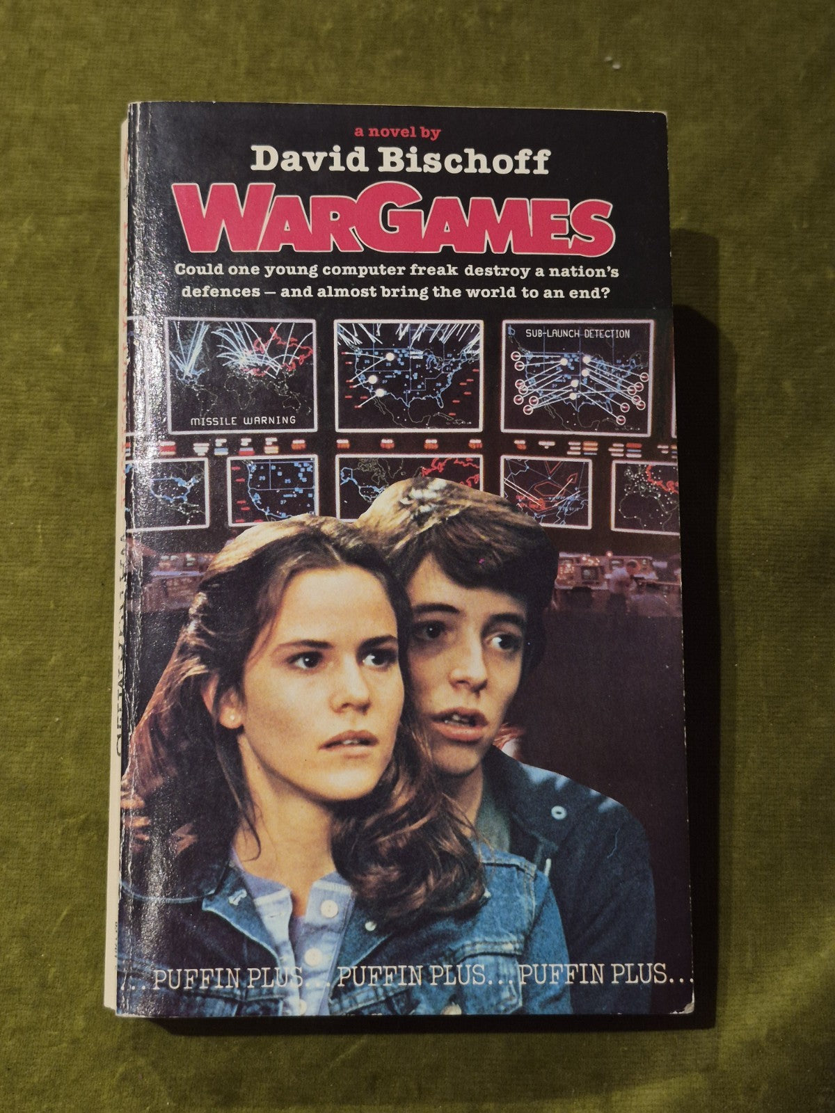 War Games by David Bischoff (1983 Penguin Paperback) Broderick/Sheedy Film Cover0