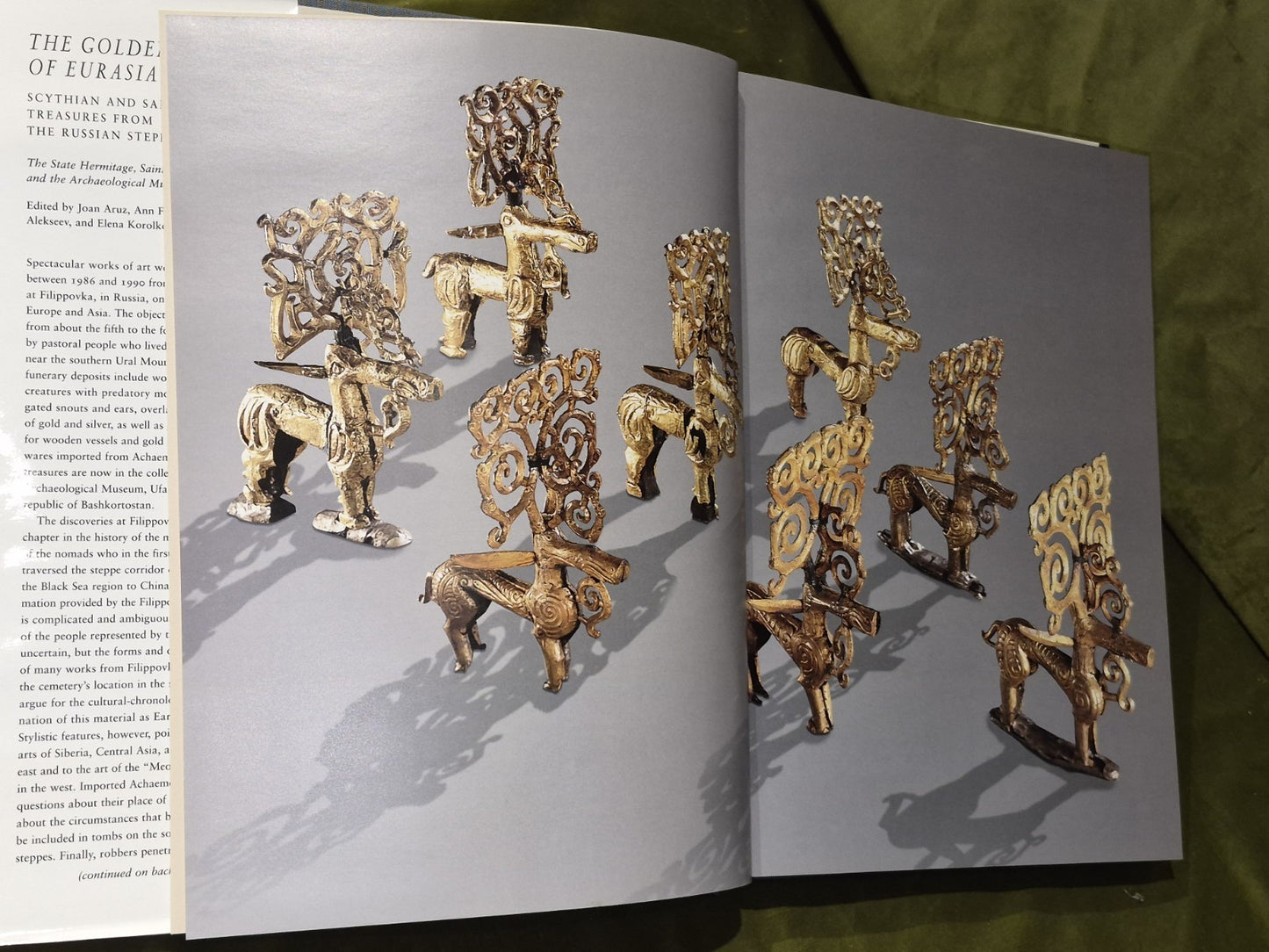The Golden Deer of Eurasia  (2000) Joan Aruz & Ann Farkas Hardback Dustjacket5