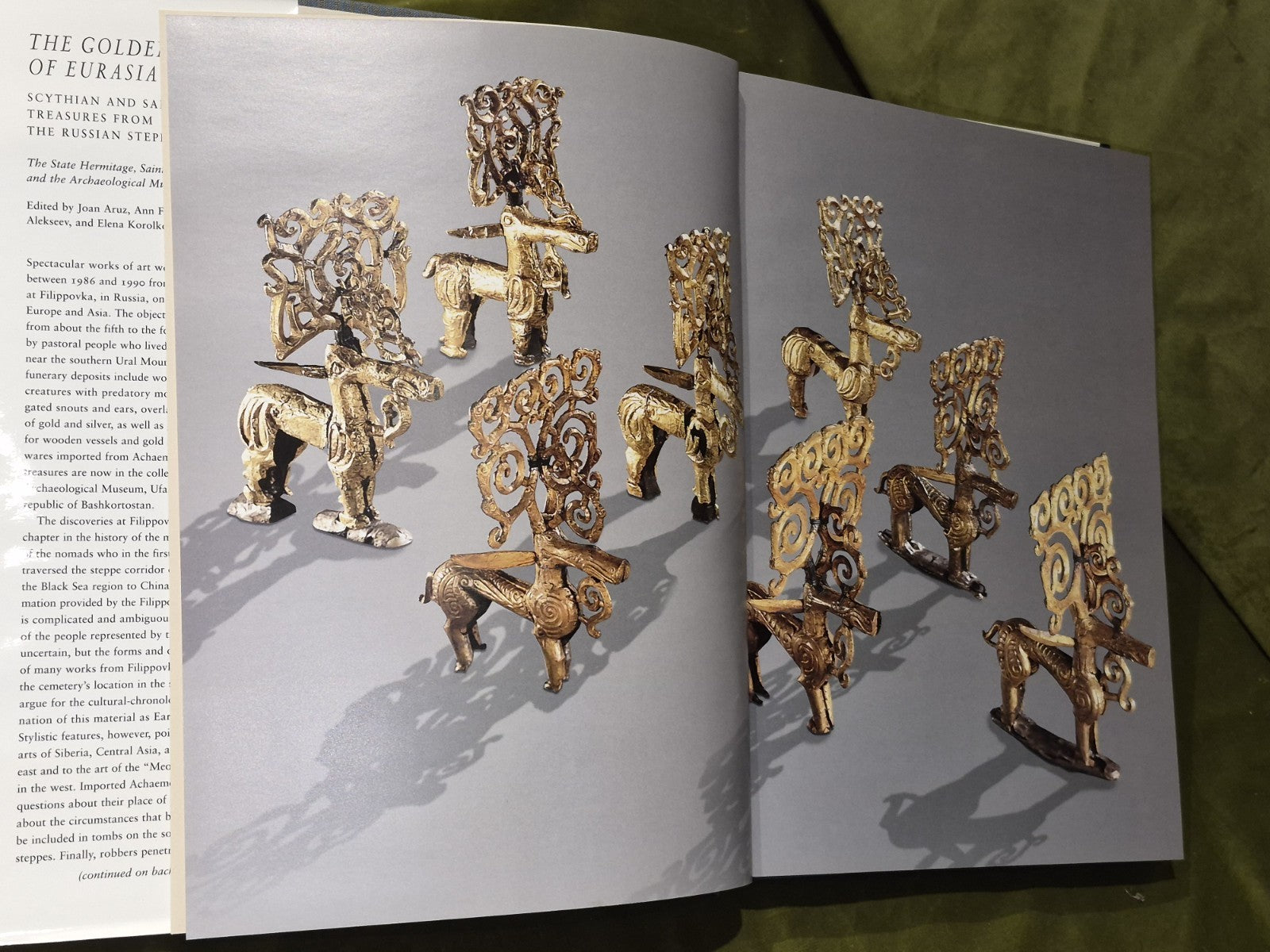 The Golden Deer of Eurasia  (2000) Joan Aruz & Ann Farkas Hardback Dustjacket5
