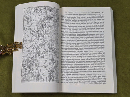 THE VENTURE OF ISLAM - Marshall G S Hodgson - Uni of Chicago 1977 - 3 vols PB4