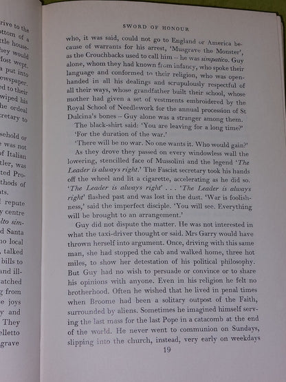 Evelyn Waugh Sword Of Honour (1978)6