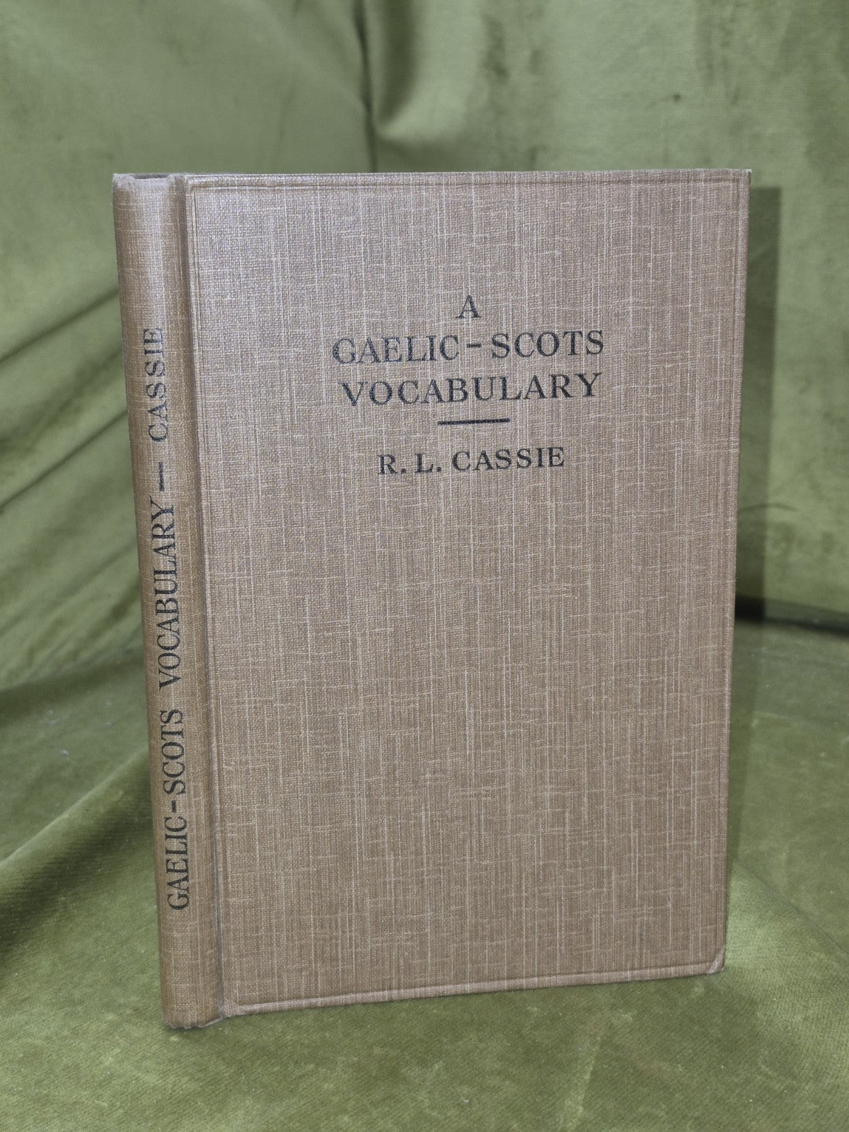 A Comparative Gaelic-Scots Vocabulary Cassie 1930 Eneas Mackay0