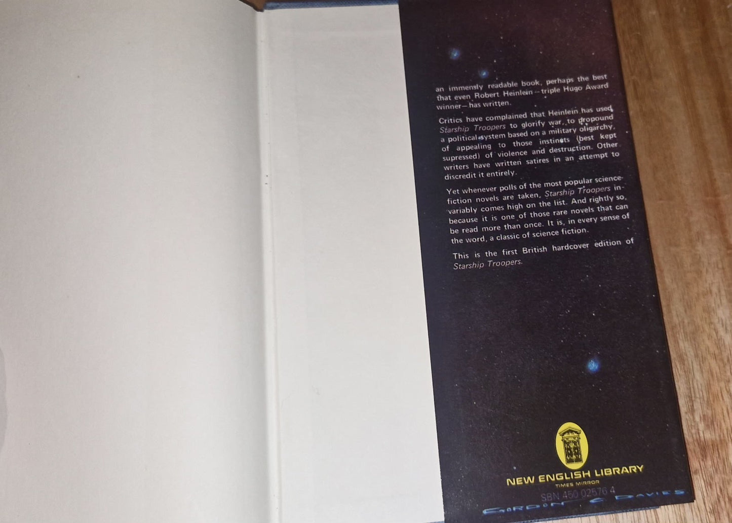 Starship Troopers by Robert A. Heinlein 1st UK Hardback Edition 1975. Dustjacket20