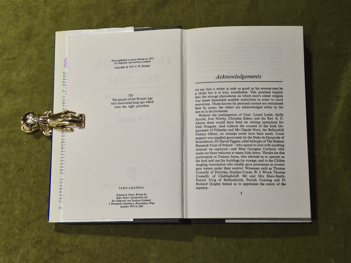 The Dragon and the Disc - F W Holiday - Sidgwick & Jackson 1973 HB DJ4