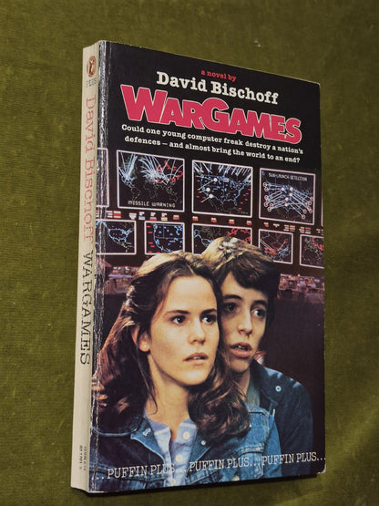 War Games by David Bischoff (1983 Penguin Paperback) Broderick/Sheedy Film Cover1