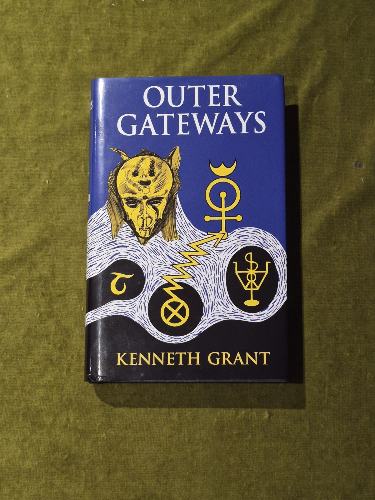 Outer Gateways - Kenneth Grant , Starfire Publishing 2015 HB DJ0