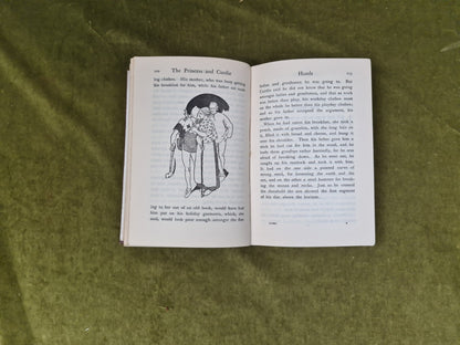 The Princess & Curdie + Princess & the Goblin - George Macdonald , Blackie5