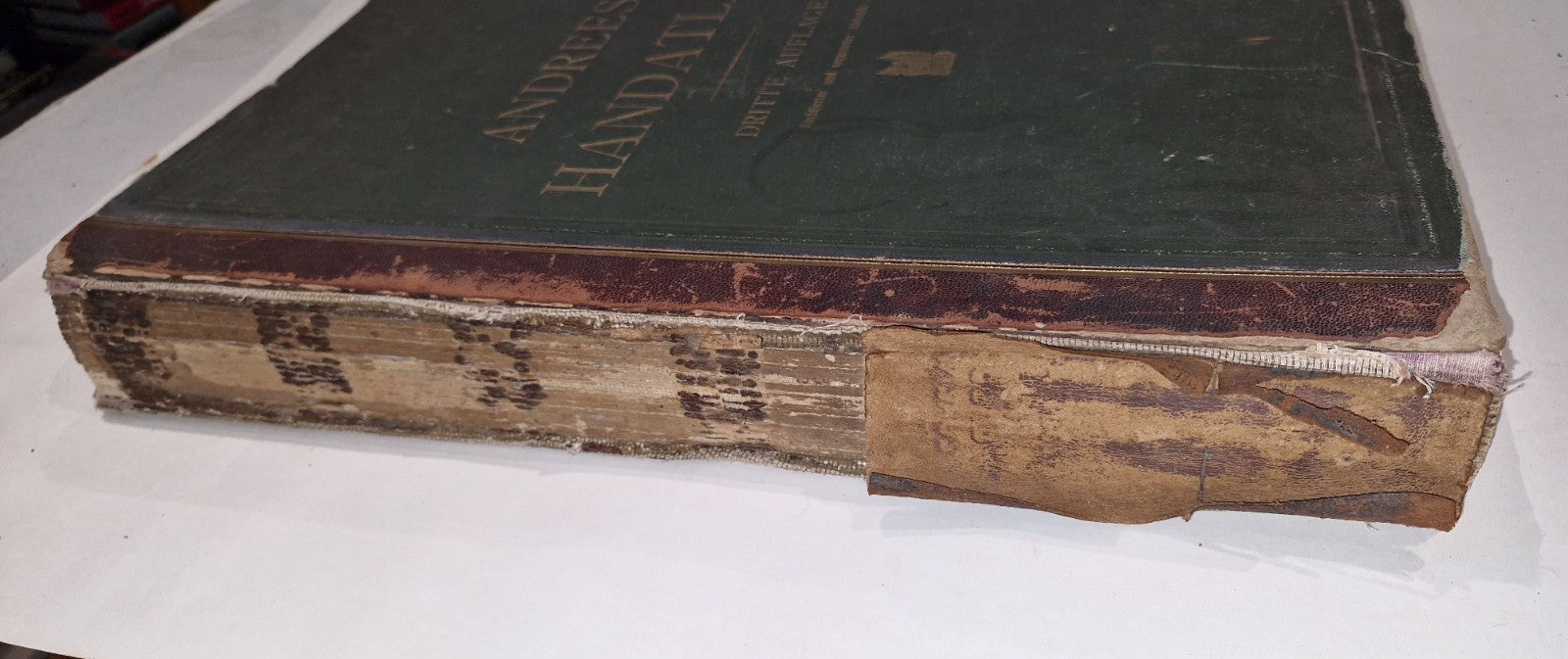 Andree’s Handatlas &  Diercke Welt Atlas2