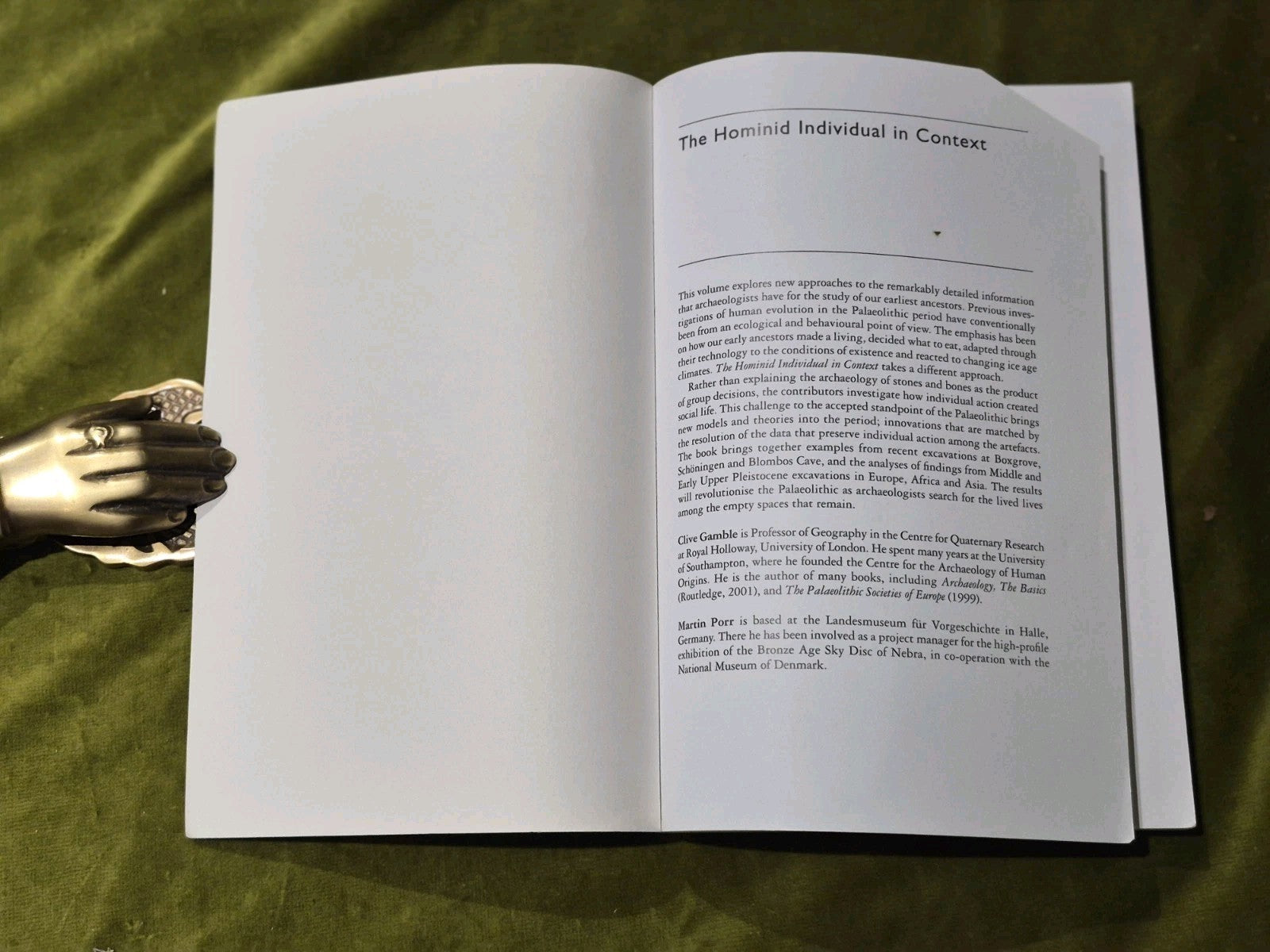Hominid Individual in Context  Clive Gamble & Martin Porr1