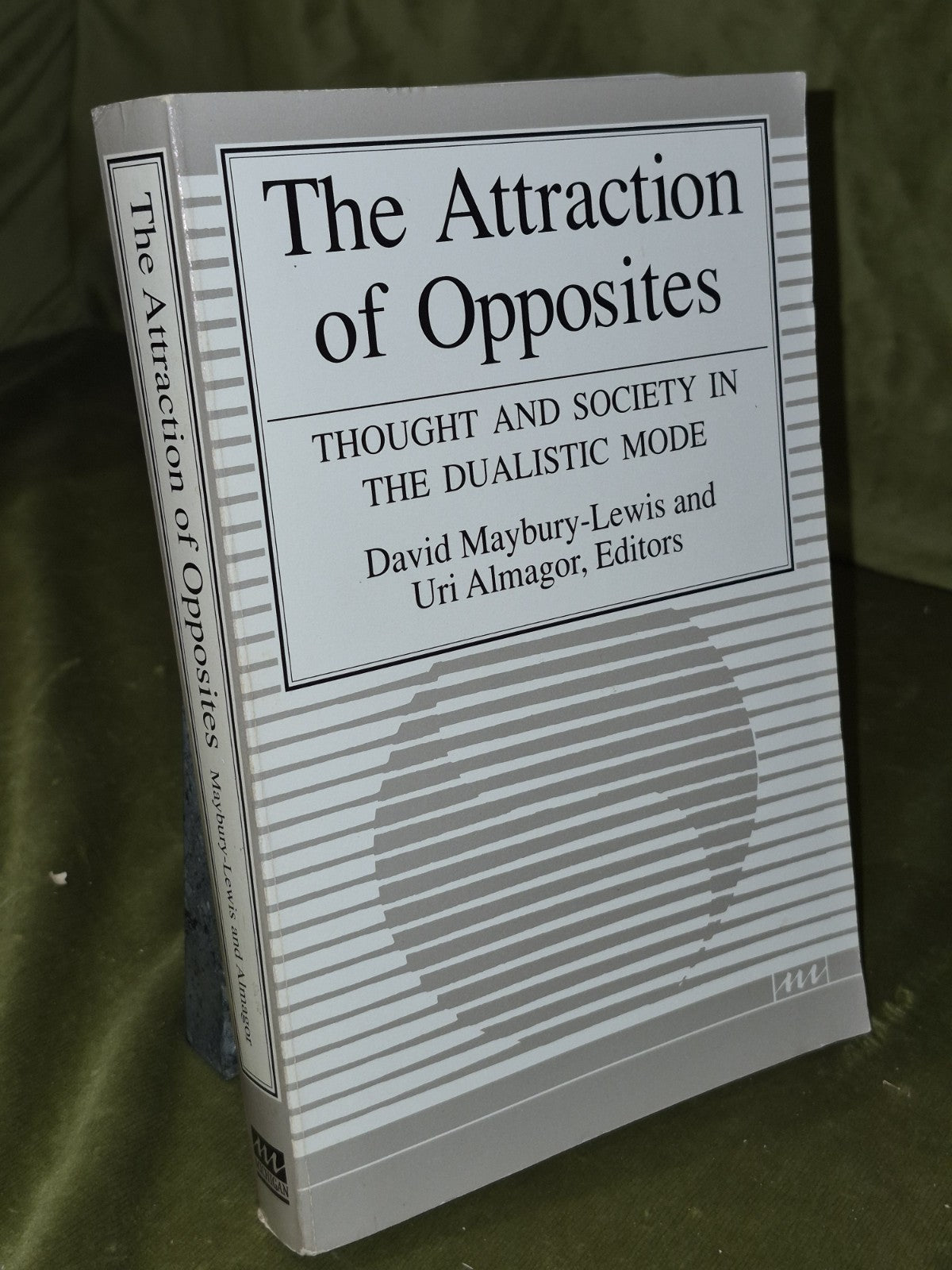 The Attraction of Opposites: Thought and Society in the Dualistic Mode 2