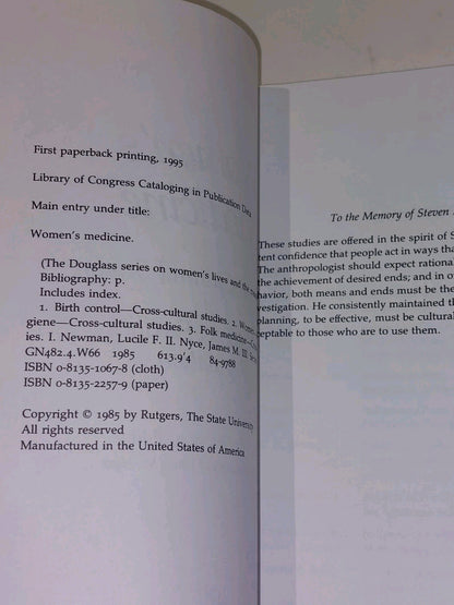 Women's Medicine: A Cross-Cultural Study Of Indigenous - Lucile Newman (1995) Pb3