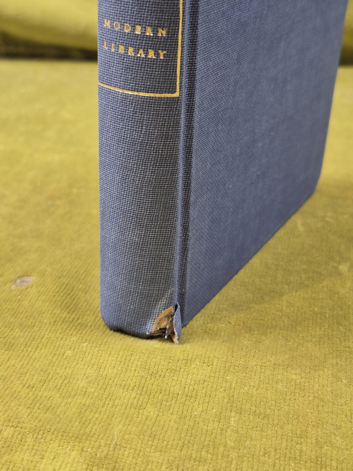 Out Of Africa by Isak Dinesen vintage 1952 Modern Library HB DJ4