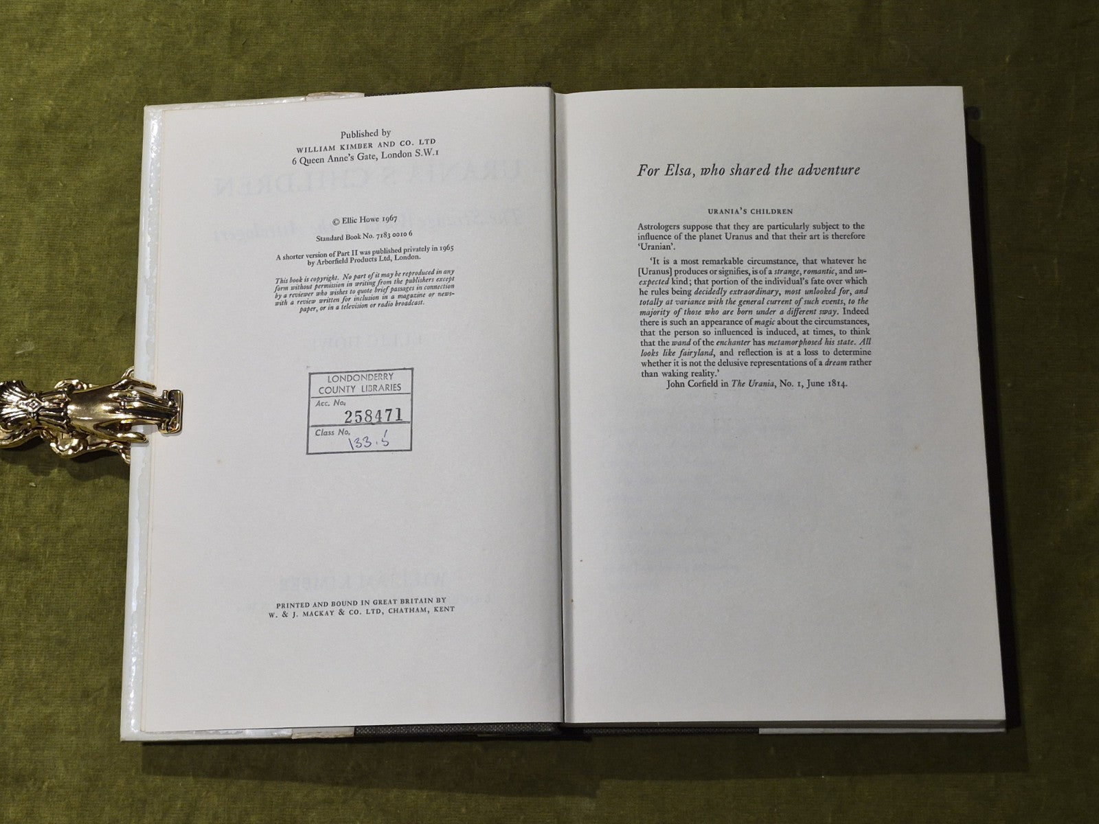 Urania’s Children: The Strange World of the Astrologers. Ellie Howe. 1967 1st Ed6