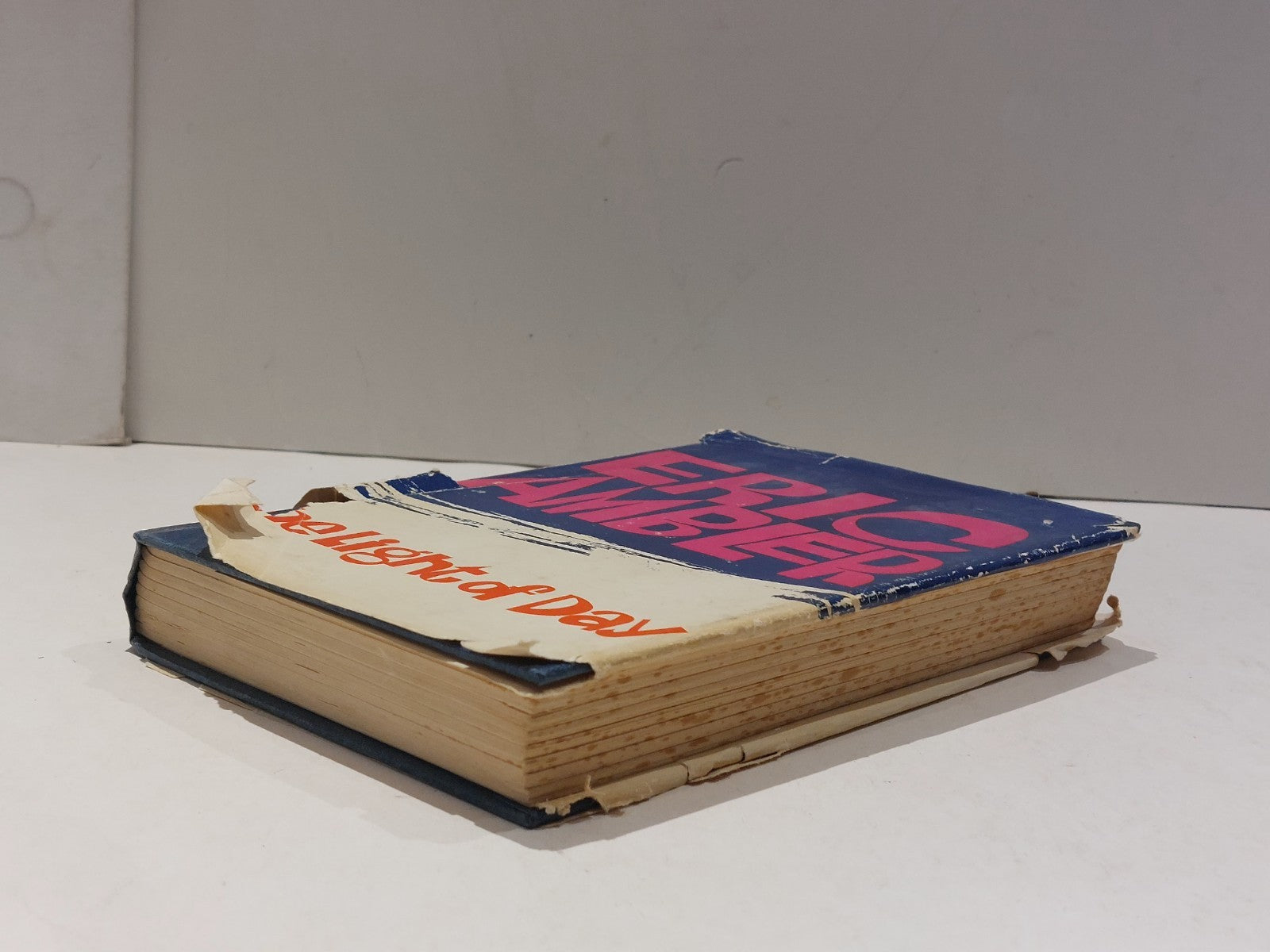 The Light of Day, Eric Ambler, Heinemann HC/DJ 1st Edition (1962) Hb Book9