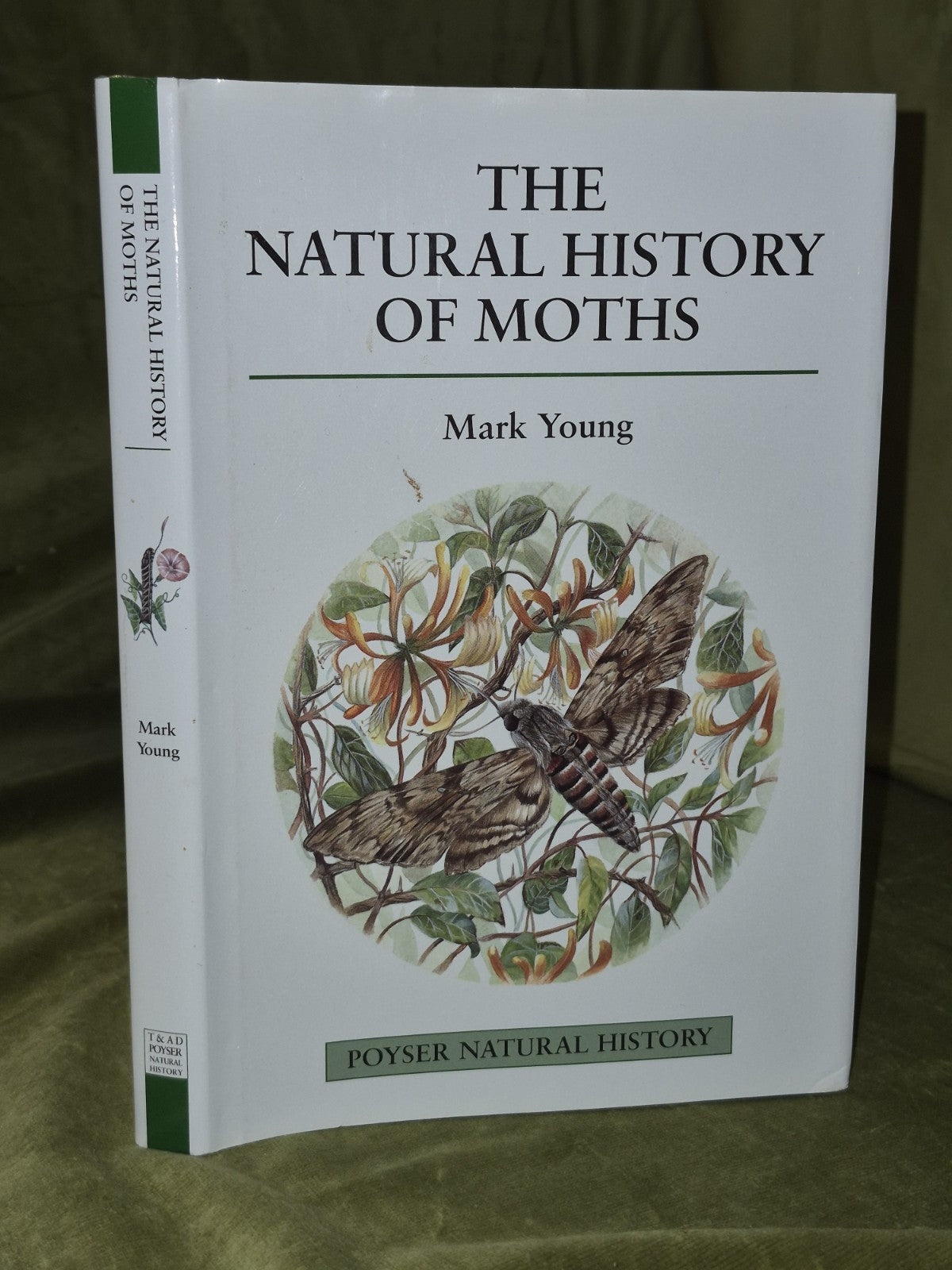 The Natural History of Moths (1997) Mark Young0