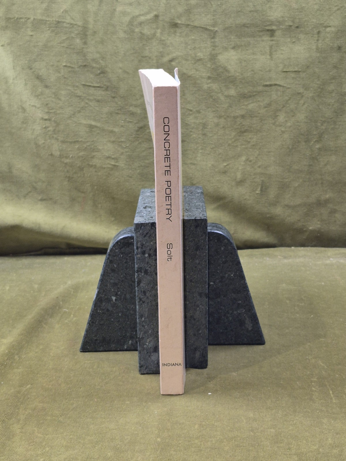 Concrete Poetry A World View Ed. by Mary Ellen Solt 1971 Indiana University PB2
