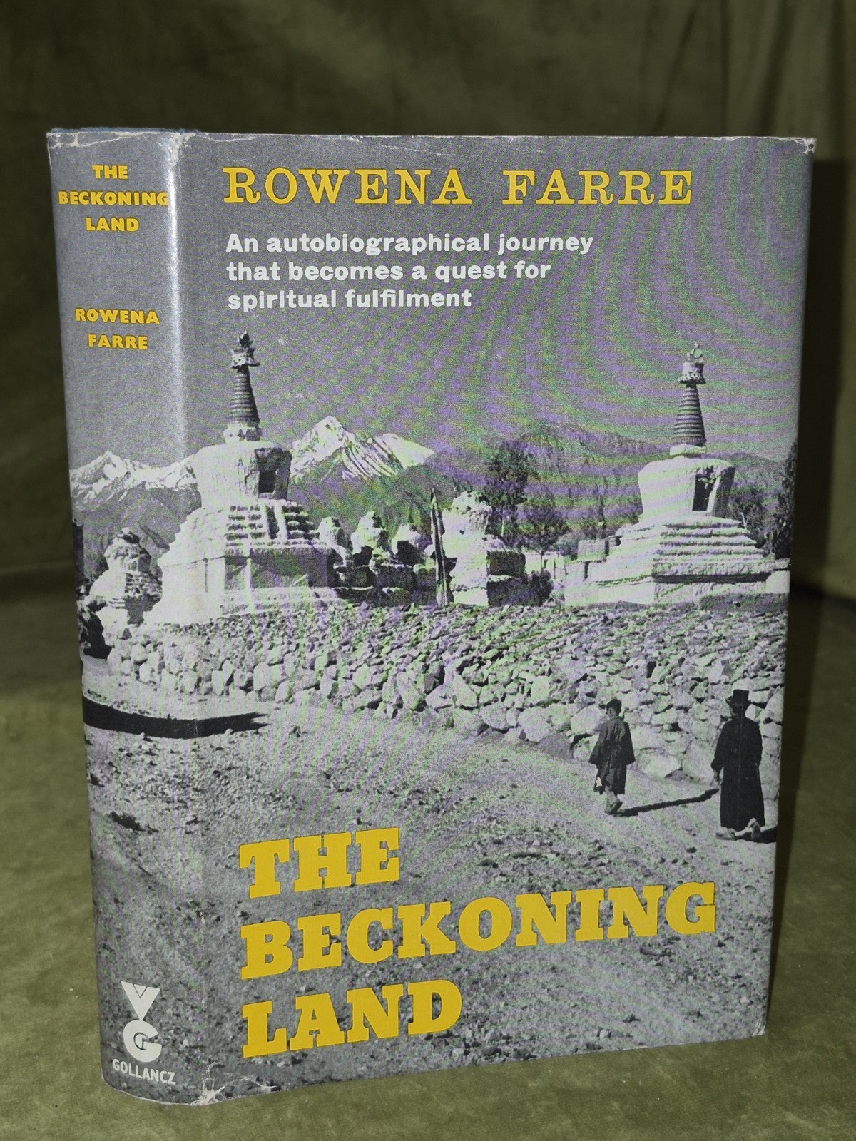 Rowena Farre The Beckoning Land 1969 Victor Gollancz First Edition Dustjacket0