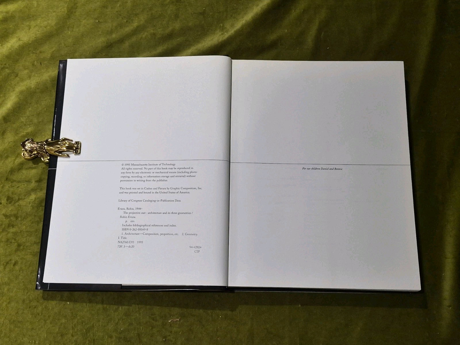 The Projective Cast: Architecture and Its Three Geomitries - Robin Evans4