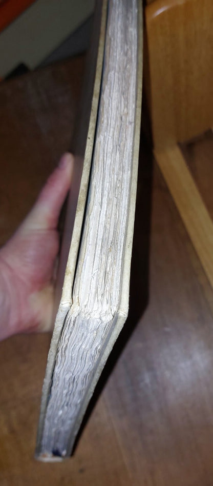 "MERCHANTMEN-AT-ARMS: THE BRITISH MERCHANTS' SERVICE IN THE WAR - Bone, David W"5