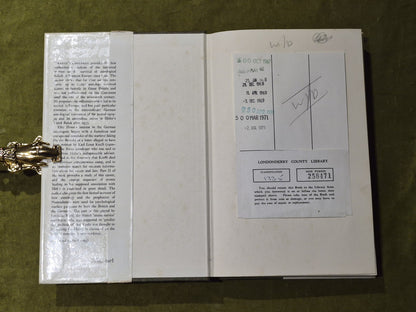 Urania’s Children: The Strange World of the Astrologers. Ellie Howe. 1967 1st Ed4