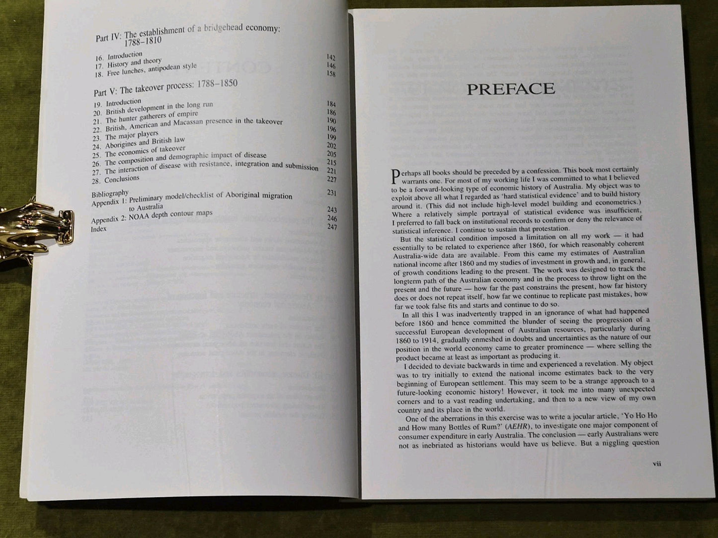 Economics and the Dreamtime N. G. Butlin Paperback Cambridge4