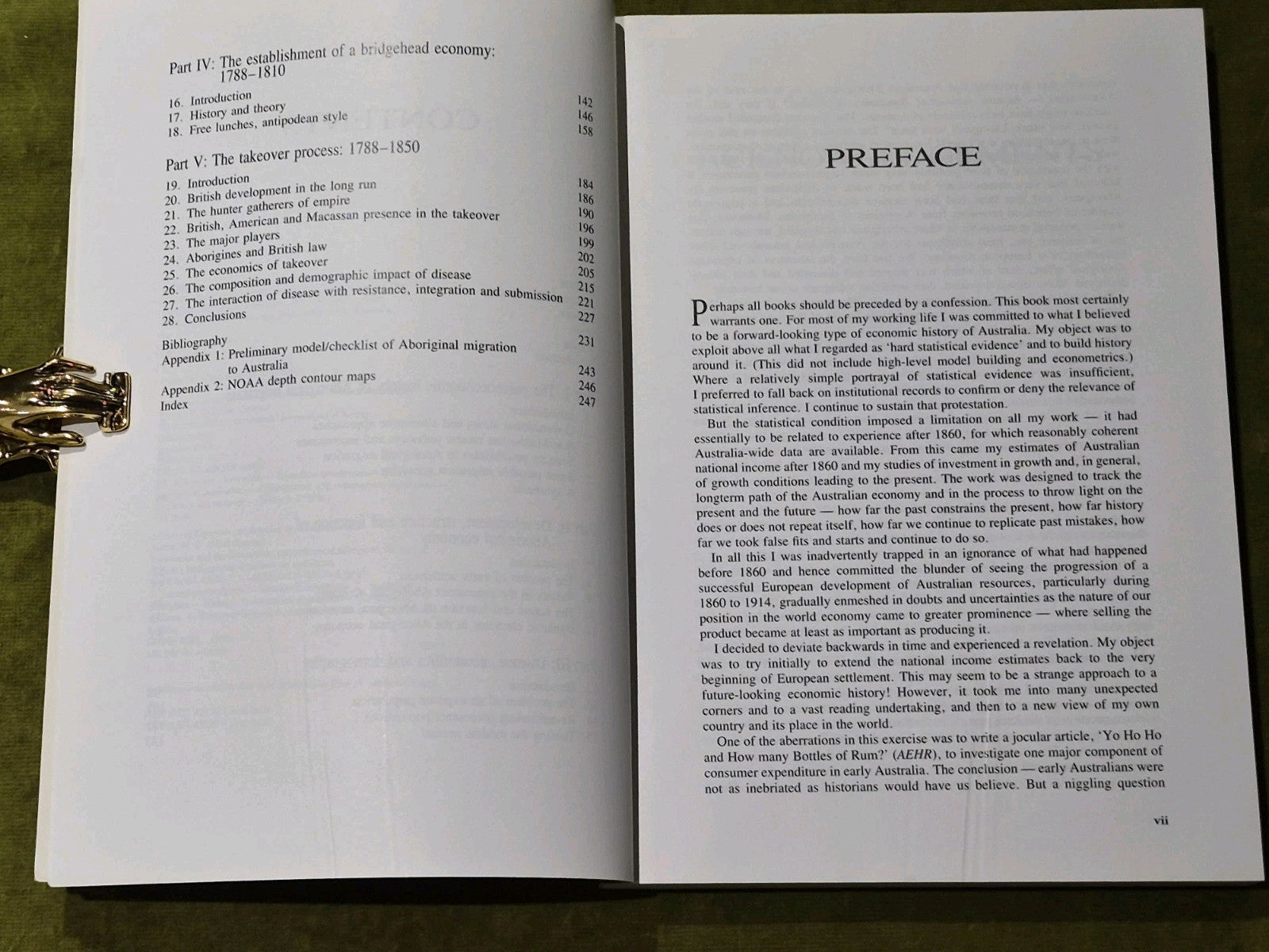 Economics and the Dreamtime N. G. Butlin Paperback Cambridge4
