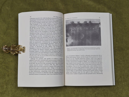 A Battle Lost : Romans and Caledonians at Mons Graupius Gordon Maxwell 1990 1st5